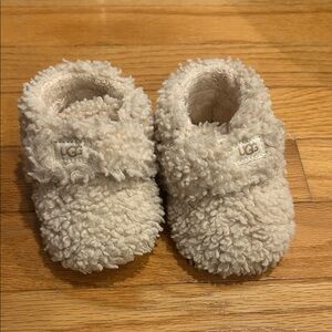 UGG Tan Fuzzy Kids Slippers